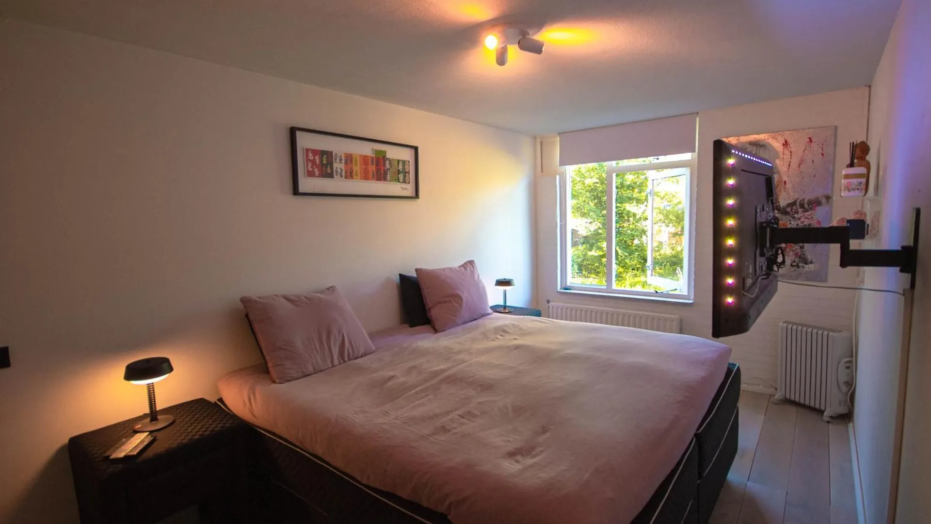 Private Art House Next To The Dunes, Beach And Forest Bed and Breakfast L'Aia